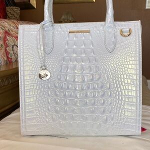 Brahmin large Caroline in shell white, EUC